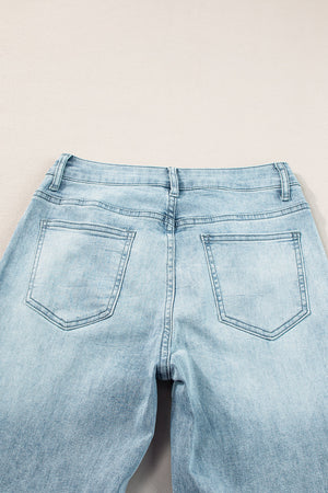 Wide leg jeans with pockets, slightly stretchy denim.