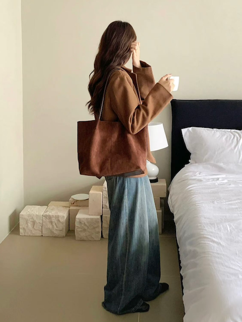 P24123 Suede-Like Microfiber Leather Tote w/Cosmetic Pouch