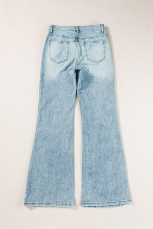Wide leg jeans with pockets in light denim, slightly stretchy fabric.