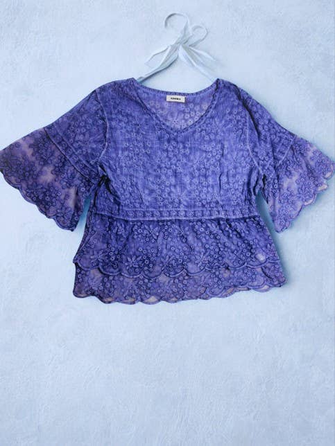 CET3907 - 3/4 BELL SLEEVES LACE BLOUSE