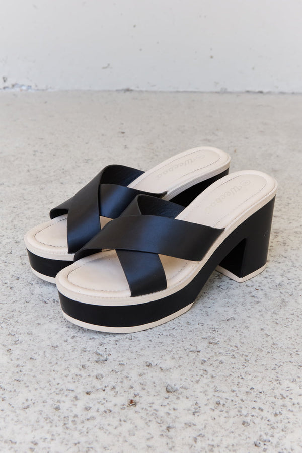 Weeboo Cherish The Moments Contrast Platform Sandals in Black-Teresa's Fashionista LLC