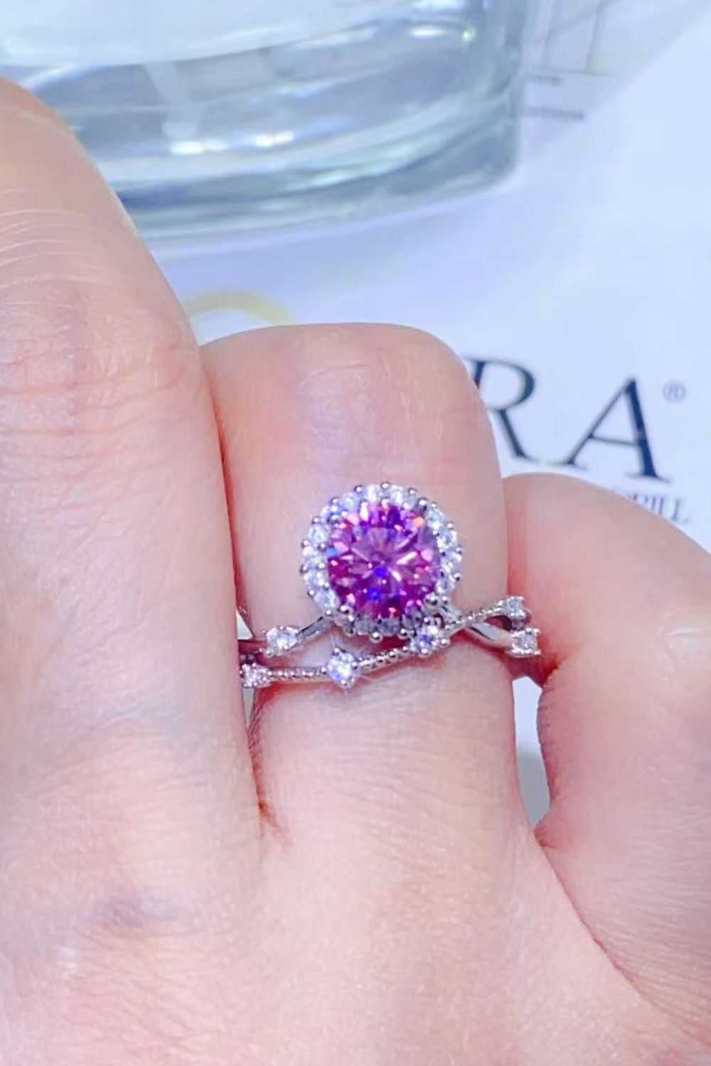 1 Carat Moissanite 925 Sterling Silver Ring with Platinum Plating and Zircon Accents.